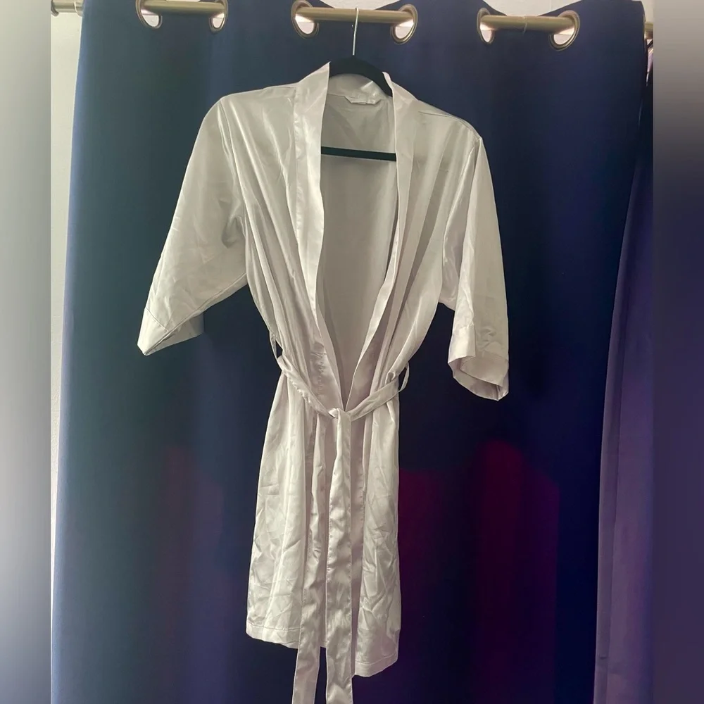 White Satin Robe - Picture 1 of 2